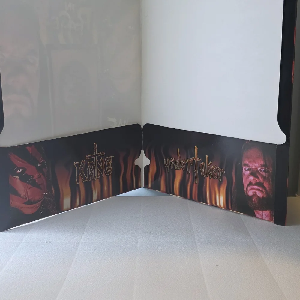 Vintage 1998 WWF Folder‎ Kane & Undertaker With a centered Lenticular Image